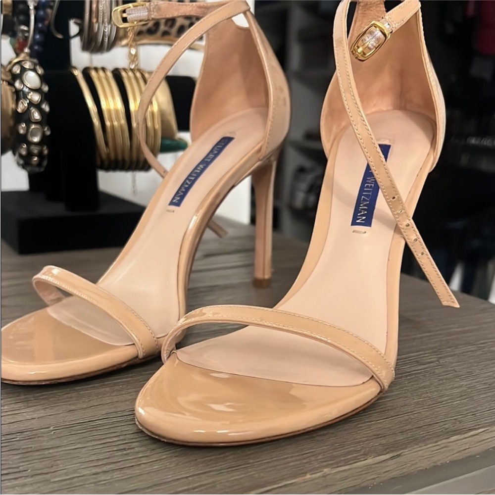 ❤️❤️❤️STUART WEITZMAN perfect nude Stuart Weitzman high heel sandal.